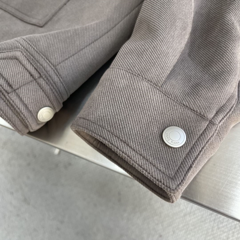 L0r0 P1ana outwear